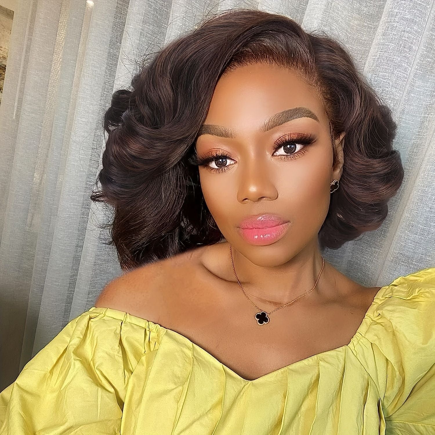 Short fishtail curls